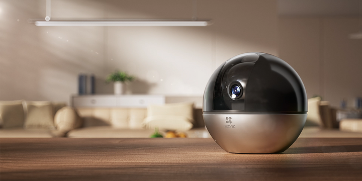 Eemalt juhtitav Wi-Fi pöördkaamera EZVIZ E6 5MP